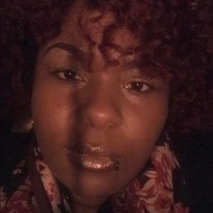 Meet your Posher, Ebony